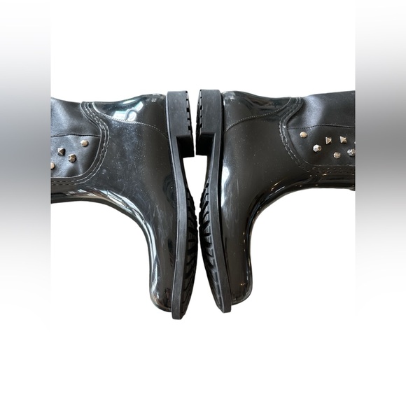 STUART WEITZMAN WOMENS BLACK LEATHER STUDS RAIN BOOTS - Picture 2 of 6
